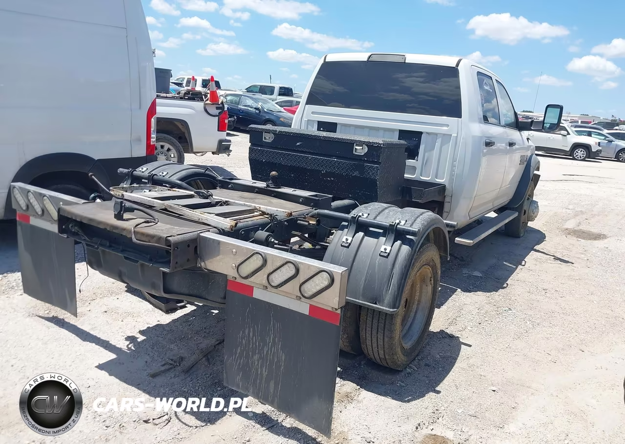 2018 Ram 4500 Chassis Tradesman-Slt-Laramie VIN:3C7WRLEL7JG157755 - 4