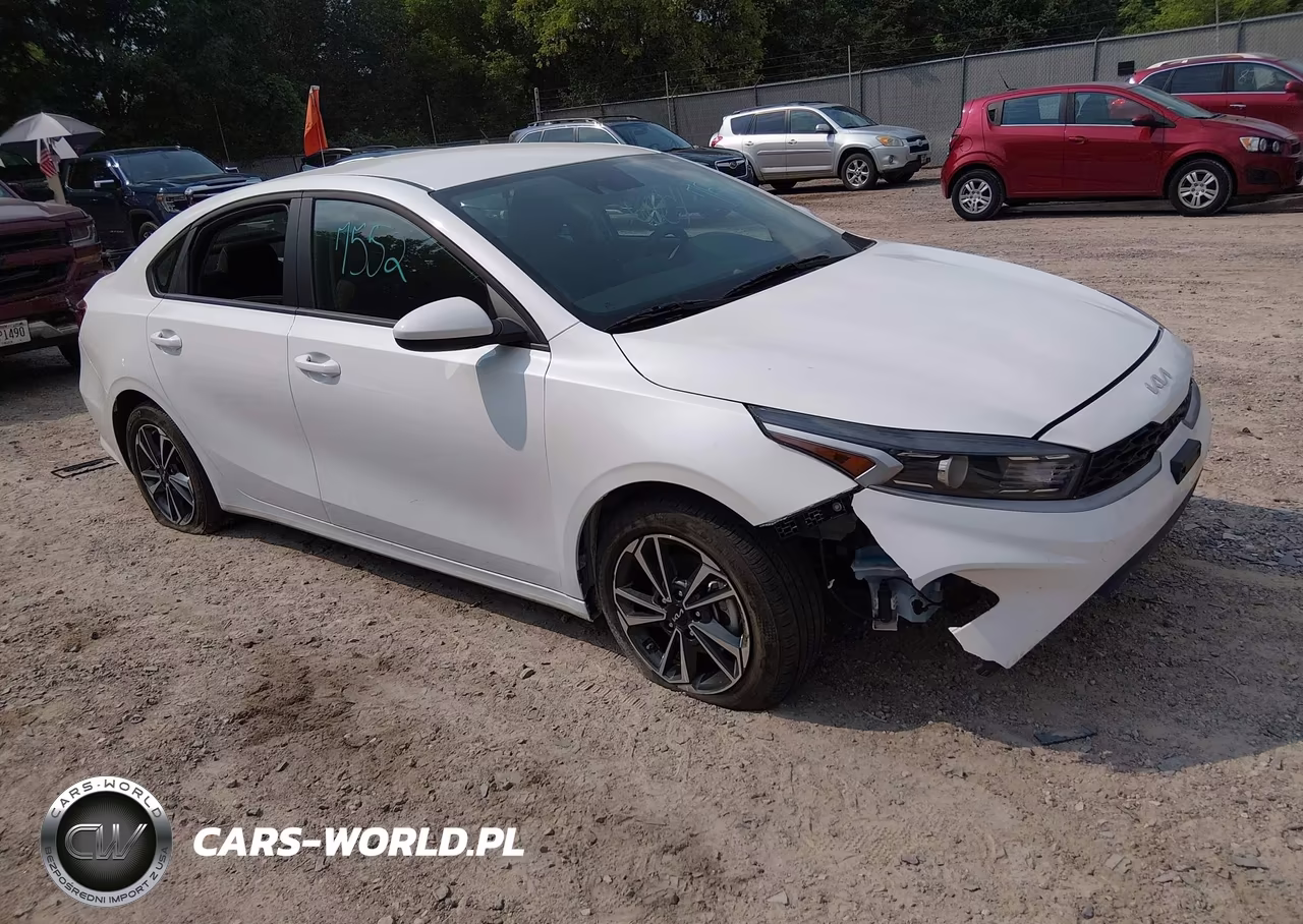 2024 Kia Forte Lxs – zdjęcie 1 z 17