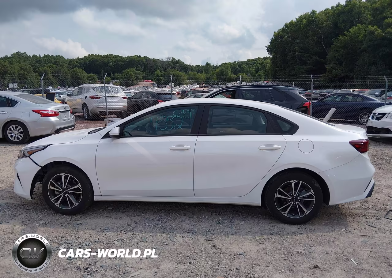 2024 Kia Forte Lxs VIN:3KPF24AD3RE744287 - 15