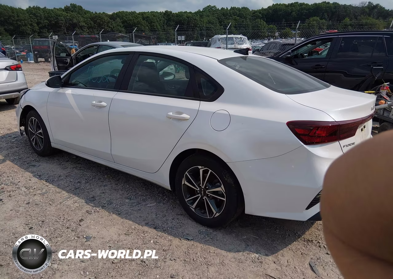 2024 Kia Forte Lxs VIN:3KPF24AD3RE744287 - 3