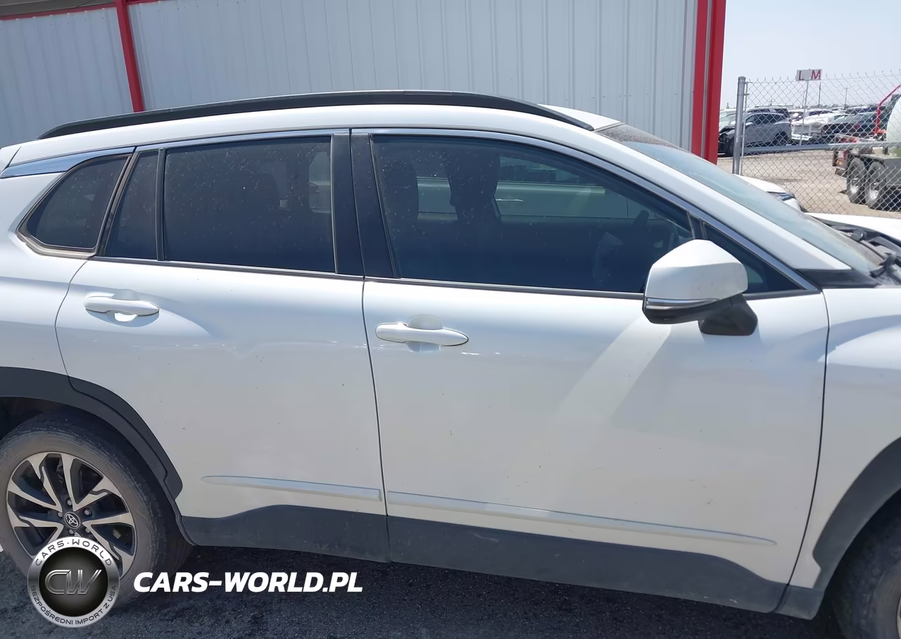 2022 Toyota Corolla Cross Xle VIN:7MUEAAAG8NV022472 - 13