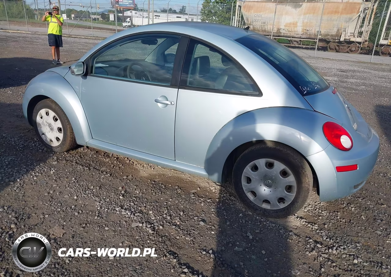 2010 Volkswagen New Beetle 2.5L VIN:3VWPG3AGXAM017441 - 3
