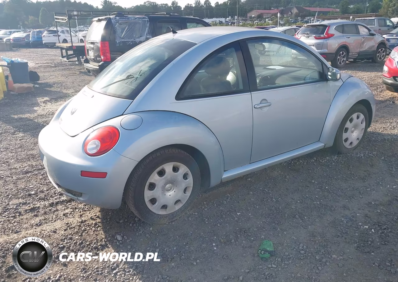 2010 Volkswagen New Beetle 2.5L VIN:3VWPG3AGXAM017441 - 4