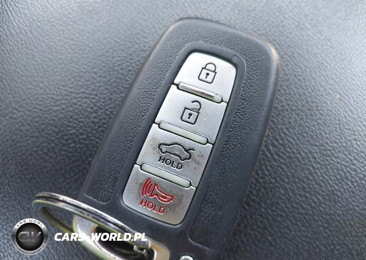2013 Hyundai Genesis 3.8 VIN:KMHGC4DD3DU244391 - 11