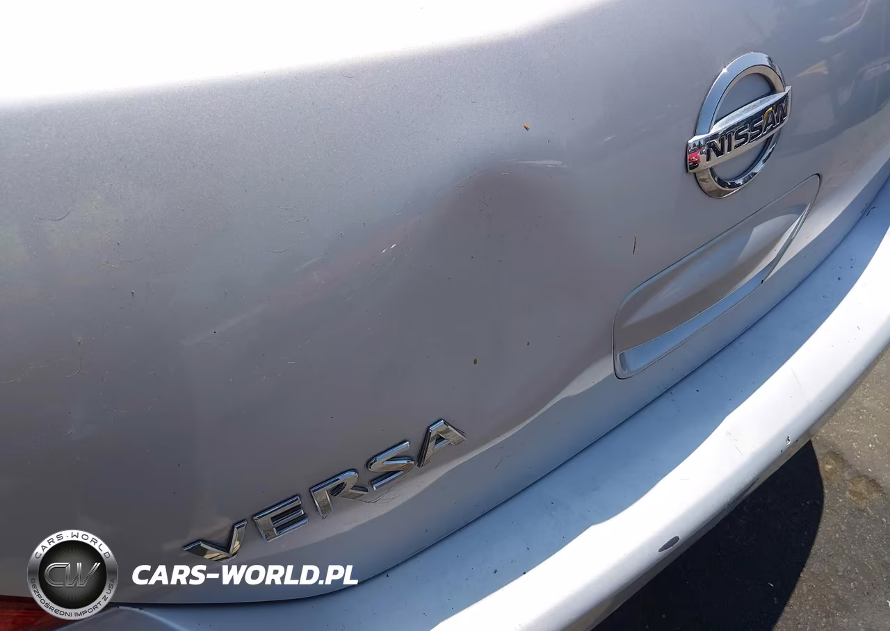 2010 Nissan Versa 1.8S VIN:3N1BC1CP5AL453147 - 14