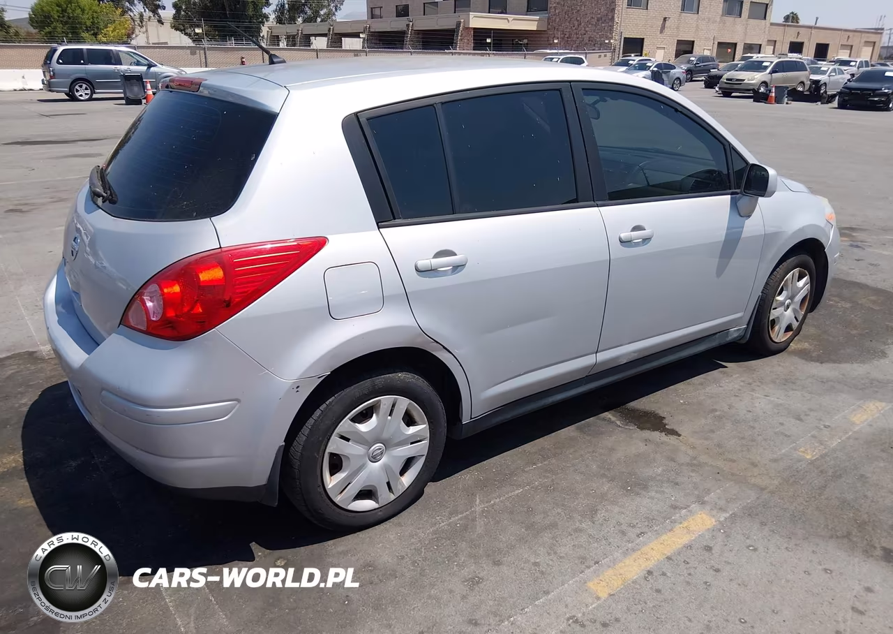 2010 Nissan Versa 1.8S VIN:3N1BC1CP5AL453147 - 4