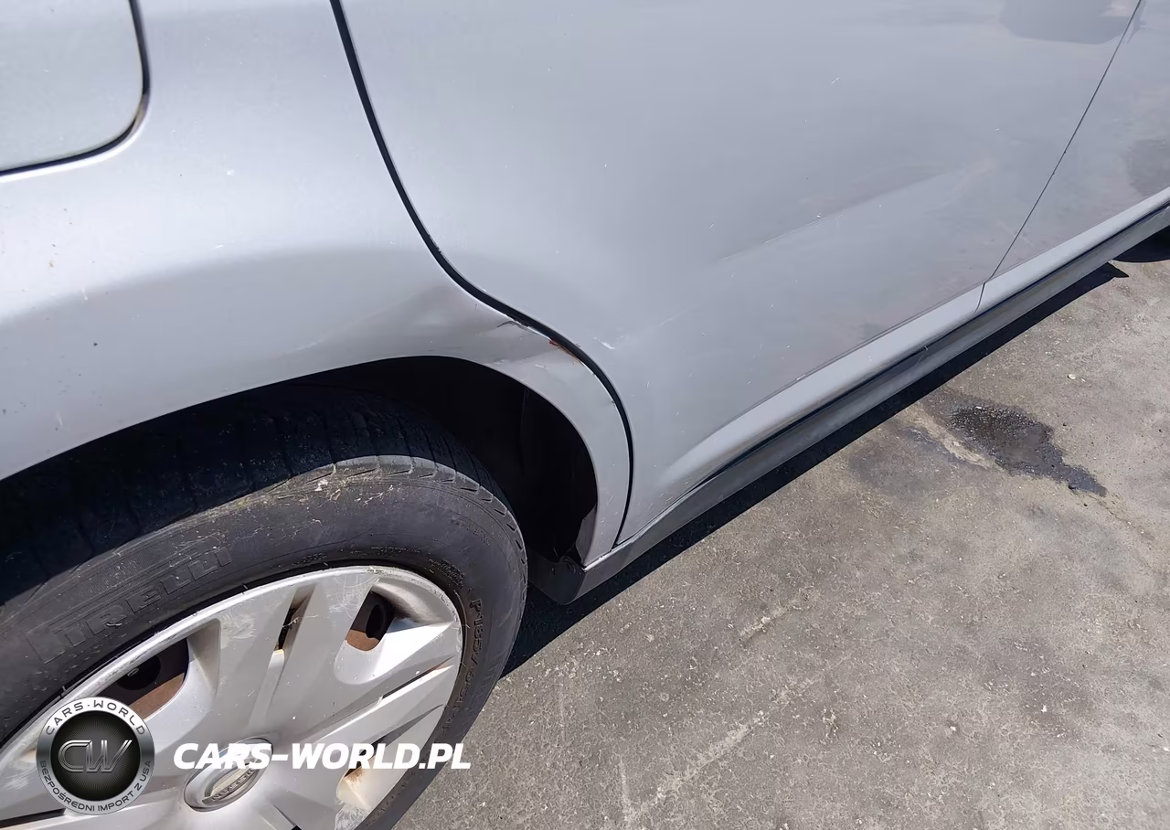 2010 Nissan Versa 1.8S VIN:3N1BC1CP5AL453147 - 6