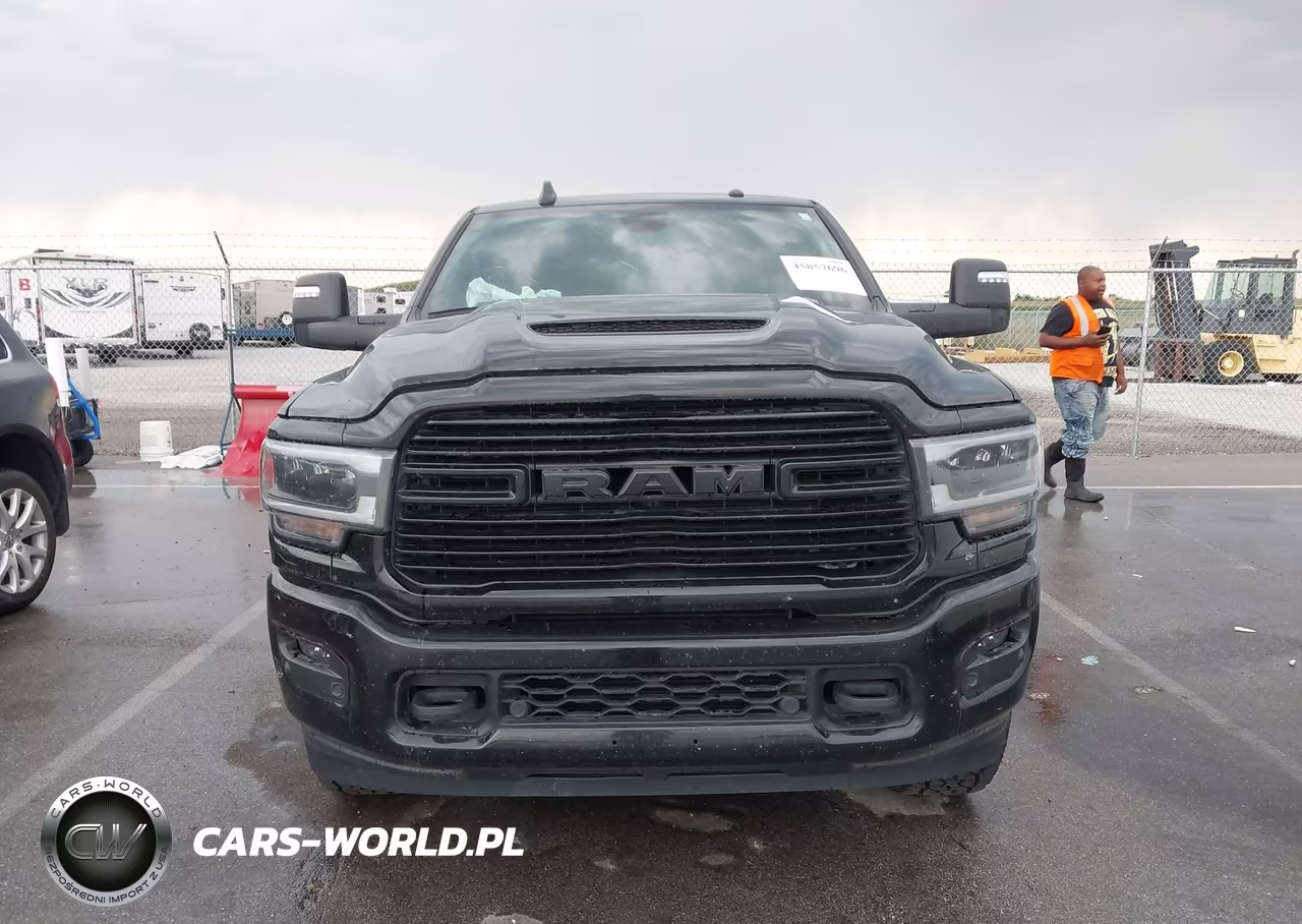 2024 Ram 2500 Laramie Crew Cab 4X4 6'4 Box VIN:3C6UR5NL1RG326932 - 12