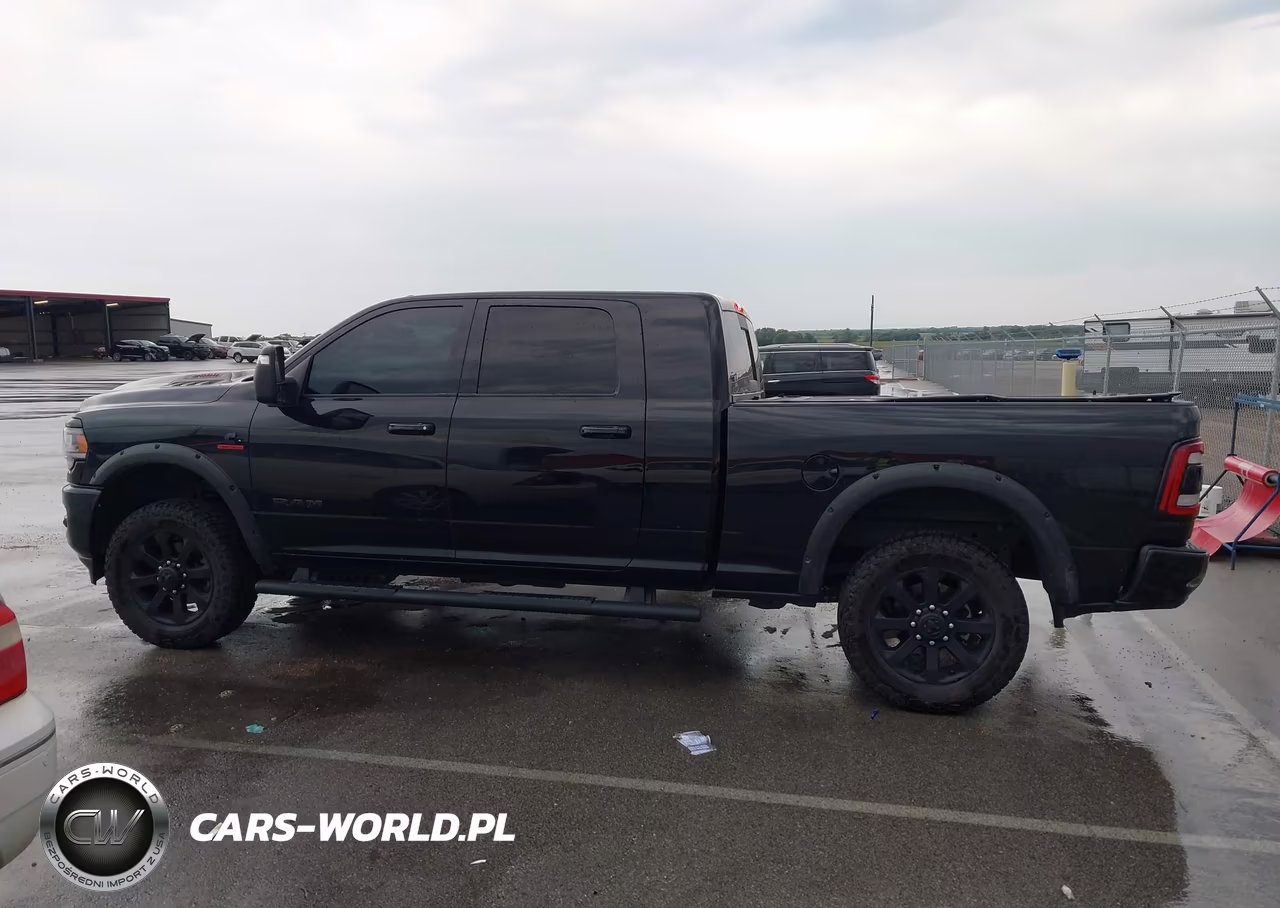 2024 Ram 2500 Laramie Crew Cab 4X4 6'4 Box VIN:3C6UR5NL1RG326932 - 14