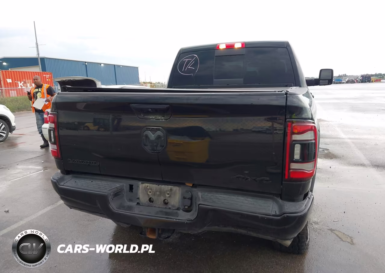 2024 Ram 2500 Laramie Crew Cab 4X4 6'4 Box VIN:3C6UR5NL1RG326932 - 16