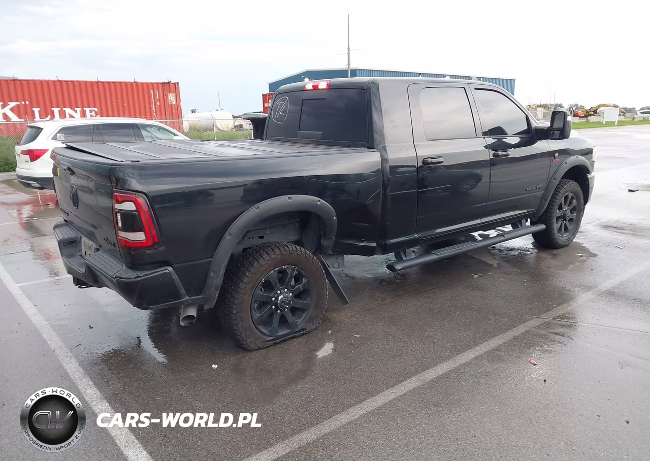 2024 Ram 2500 Laramie Crew Cab 4X4 6'4 Box VIN:3C6UR5NL1RG326932 - 4