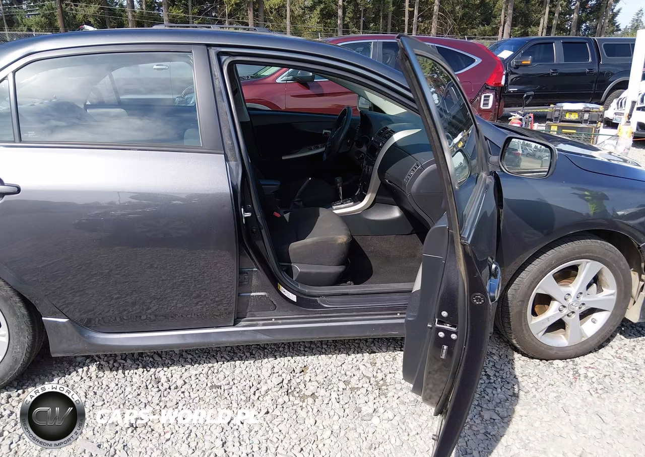 2011 Toyota Corolla Base VIN:2T1BU4EE2BC665600 - 5