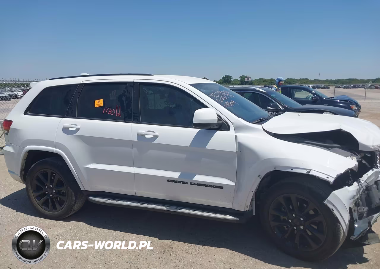 2020 Jeep Grand Cherokee Altitude 4X2 VIN:1C4RJEAG7LC106235 - 13
