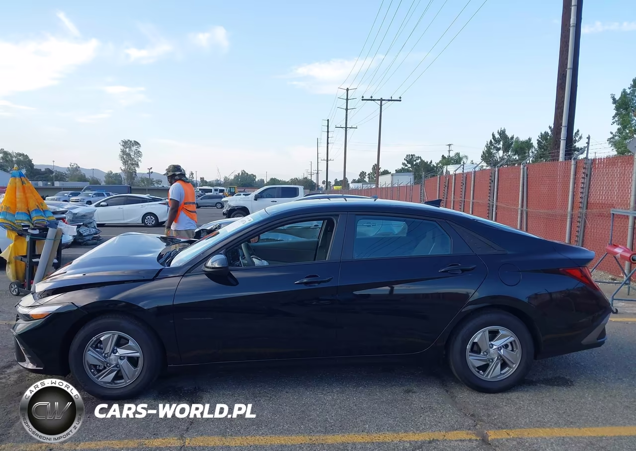 2026 Hyundai Elantra Se VIN:KMHLL4DG7TU250850 - 15