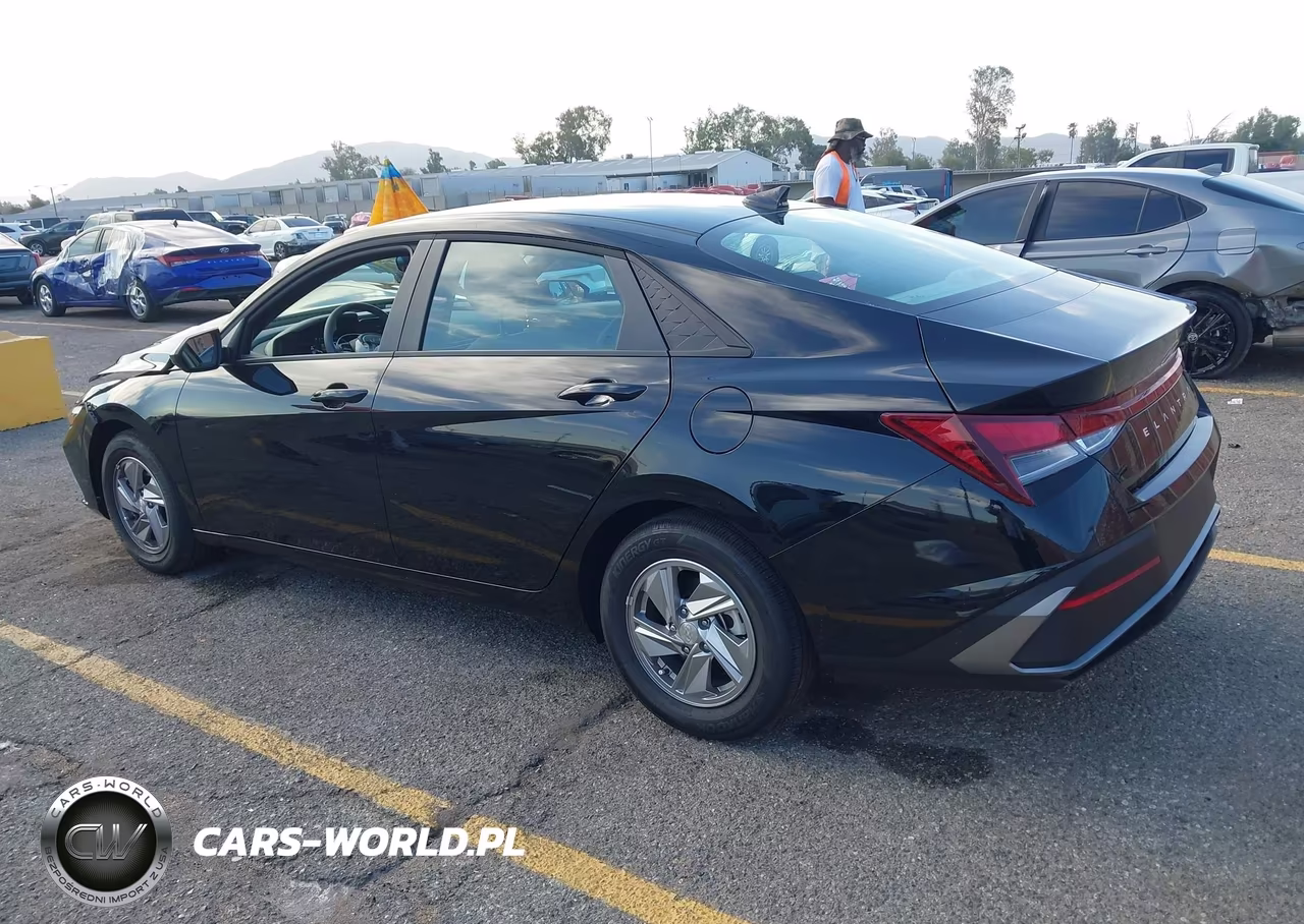 2026 Hyundai Elantra Se VIN:KMHLL4DG7TU250850 - 3