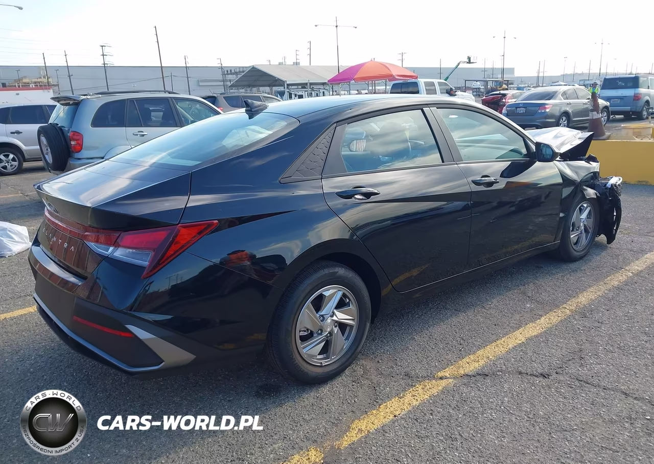 2026 Hyundai Elantra Se VIN:KMHLL4DG7TU250850 - 4