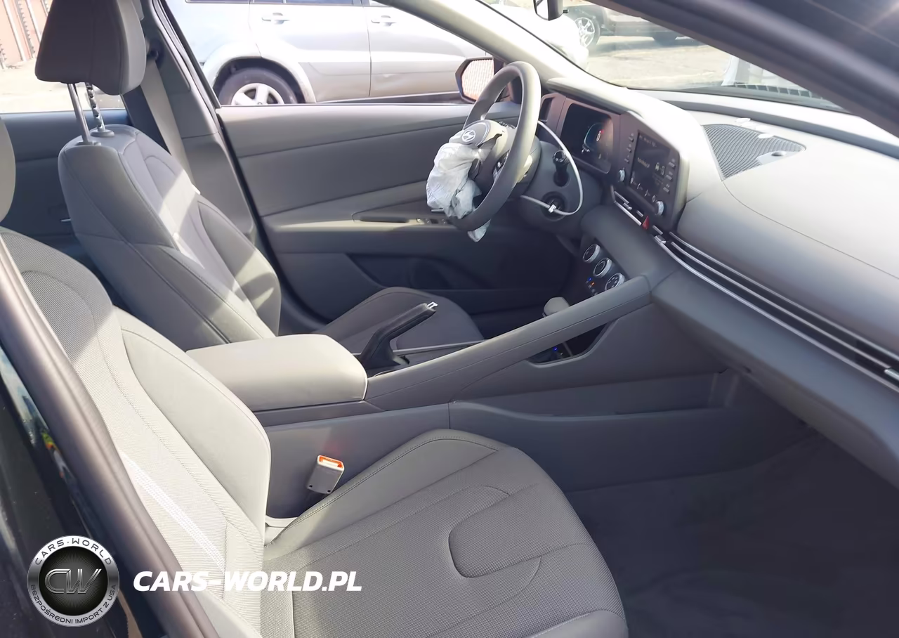 2026 Hyundai Elantra Se VIN:KMHLL4DG7TU250850 - 5