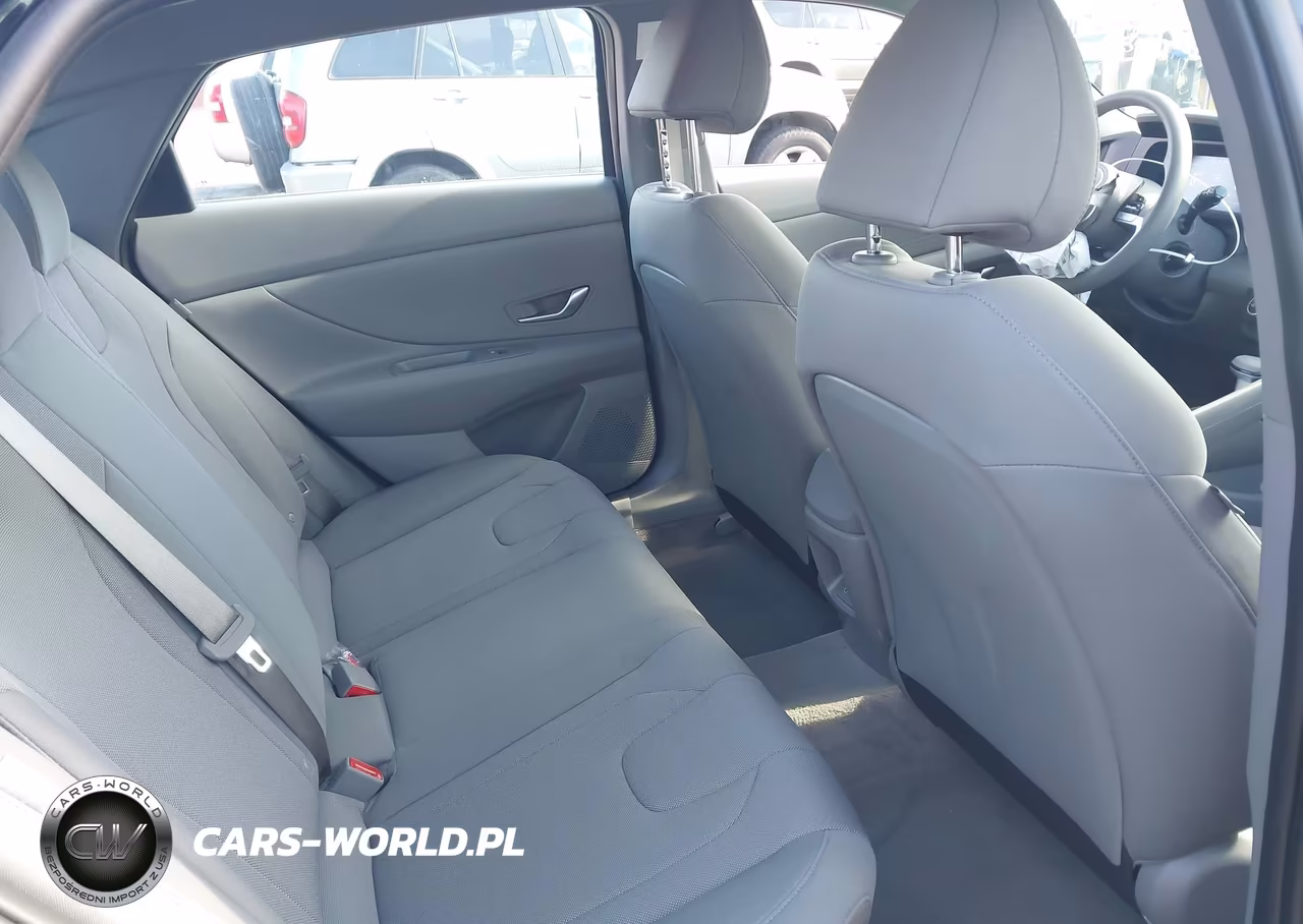 2026 Hyundai Elantra Se VIN:KMHLL4DG7TU250850 - 8