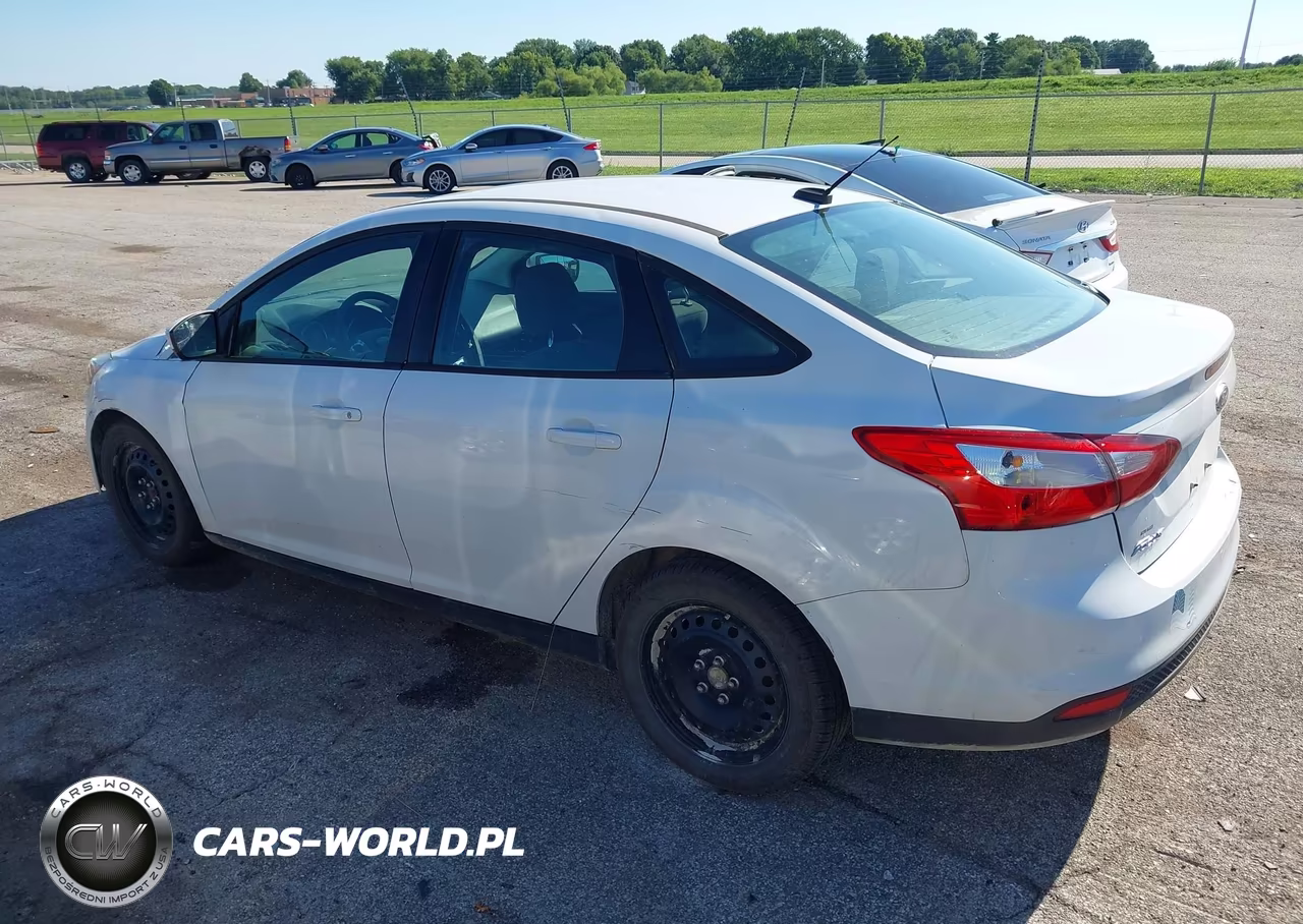 2012 Ford Focus Se VIN:1FAHP3F21CL211919 - 3