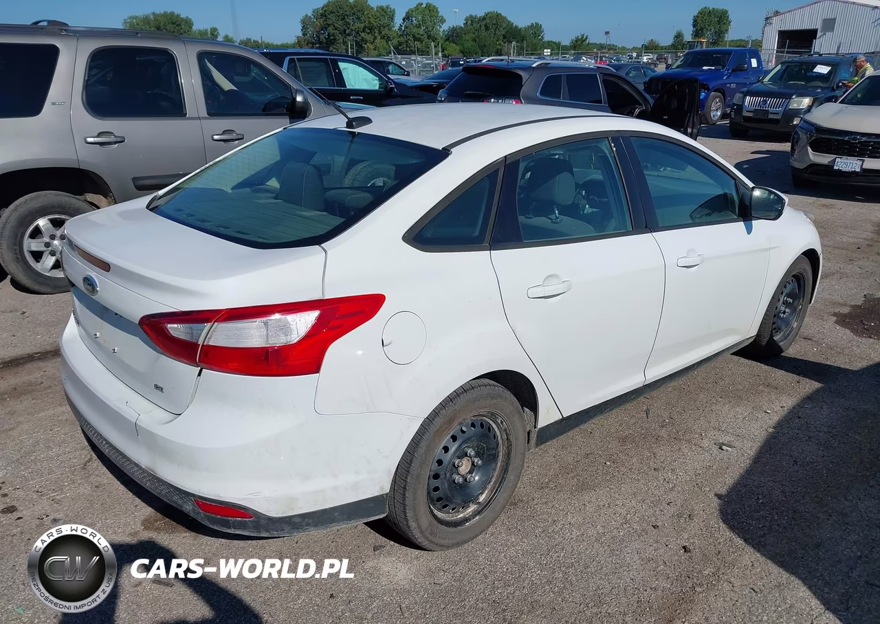 2012 Ford Focus Se VIN:1FAHP3F21CL211919 - 4
