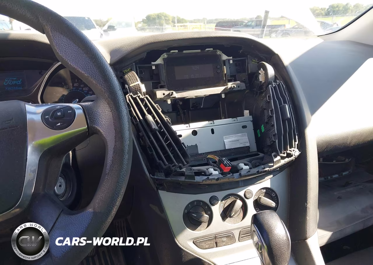 2012 Ford Focus Se VIN:1FAHP3F21CL211919 - 6