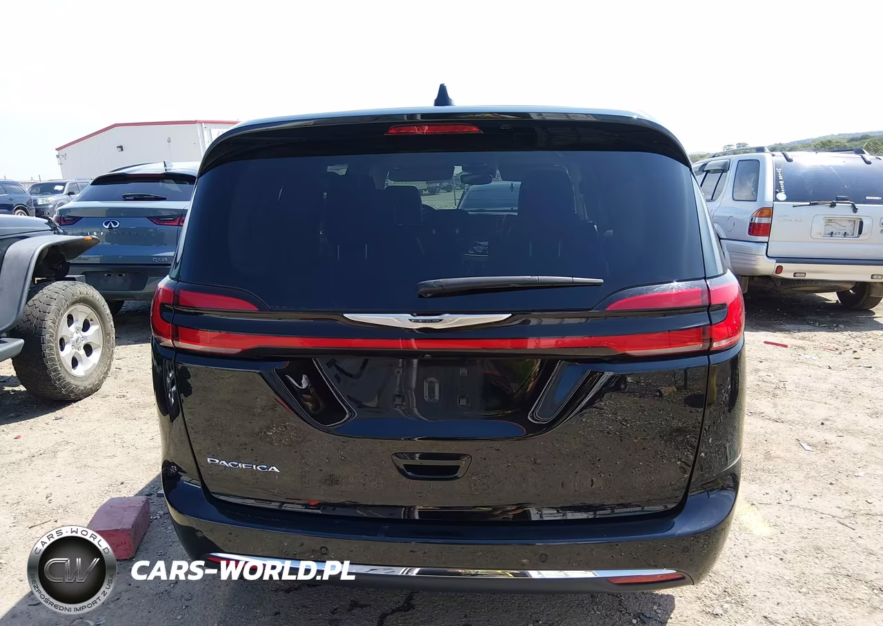2024 Chrysler Pacifica Touring L VIN:2C4RC1BG1RR194104 - 16
