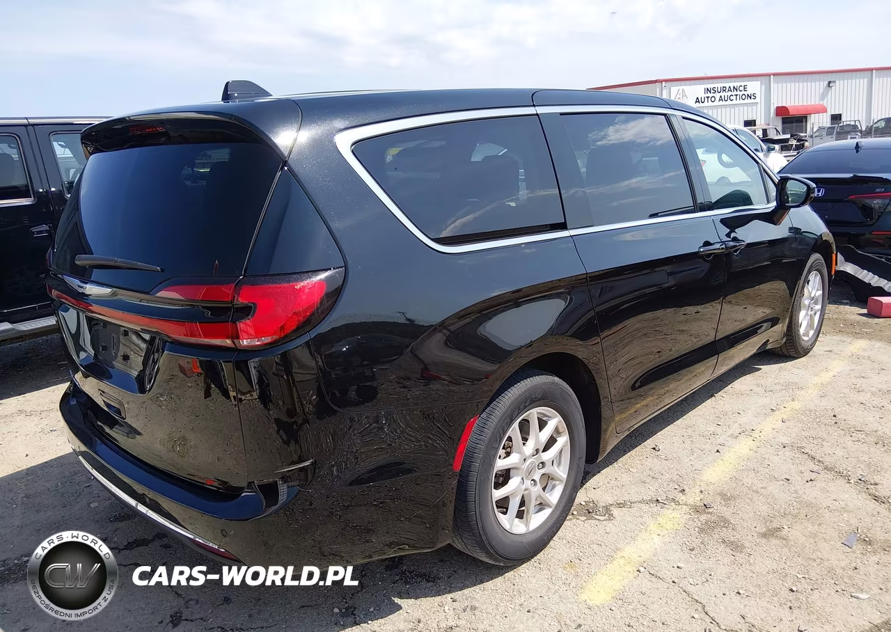2024 Chrysler Pacifica Touring L VIN:2C4RC1BG1RR194104 - 4