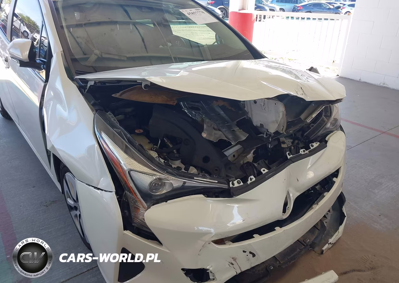 2017 Toyota Prius Four VIN:JTDKARFU6H3544758 - 6
