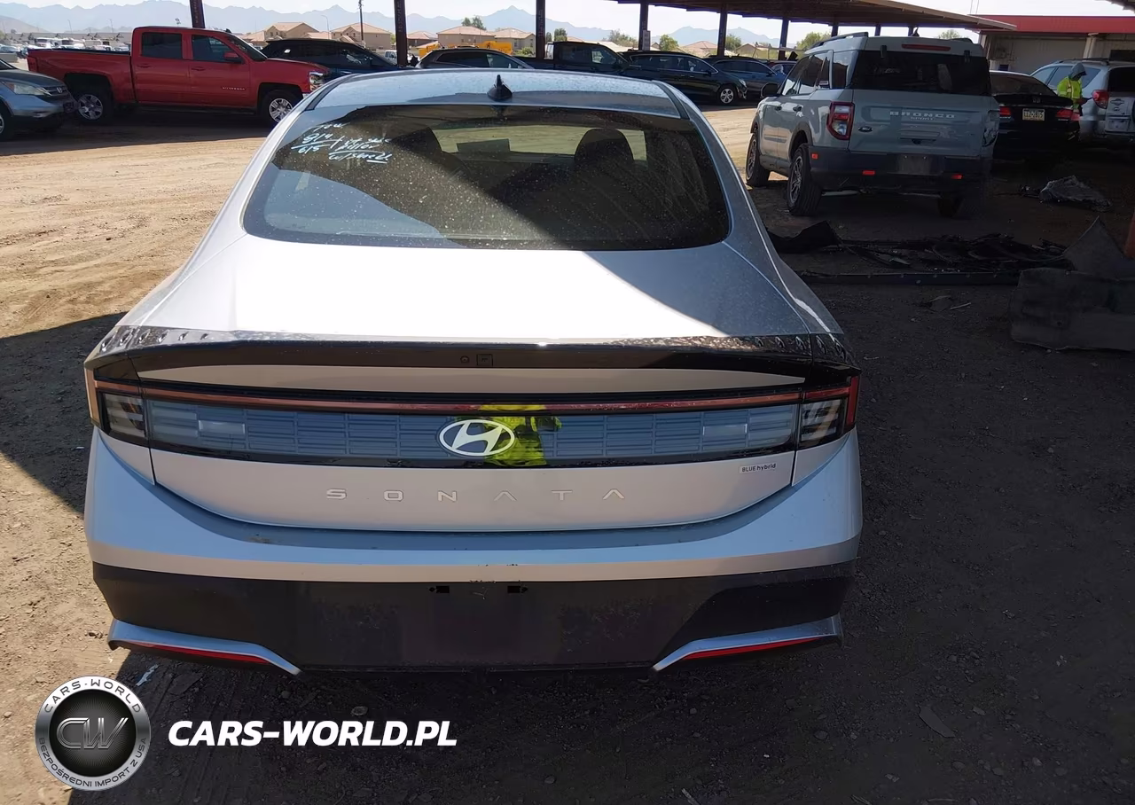 2026 Hyundai Sonata Hybrid Blue VIN:KMHL24JJ9TA153816 - 16