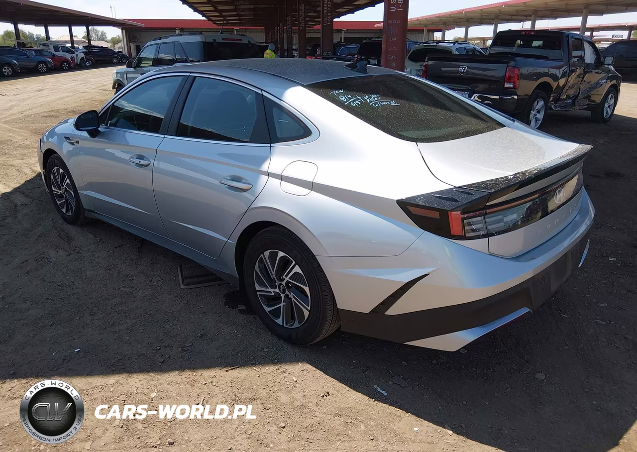 2026 Hyundai Sonata Hybrid Blue VIN:KMHL24JJ9TA153816 - 3