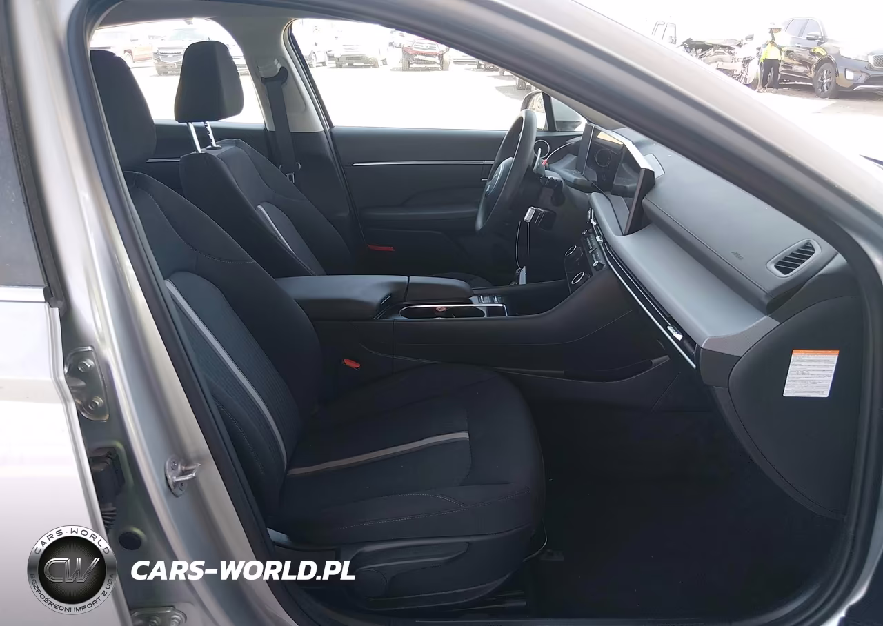 2026 Hyundai Sonata Hybrid Blue VIN:KMHL24JJ9TA153816 - 5