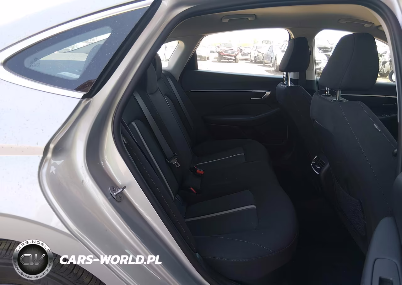 2026 Hyundai Sonata Hybrid Blue VIN:KMHL24JJ9TA153816 - 8