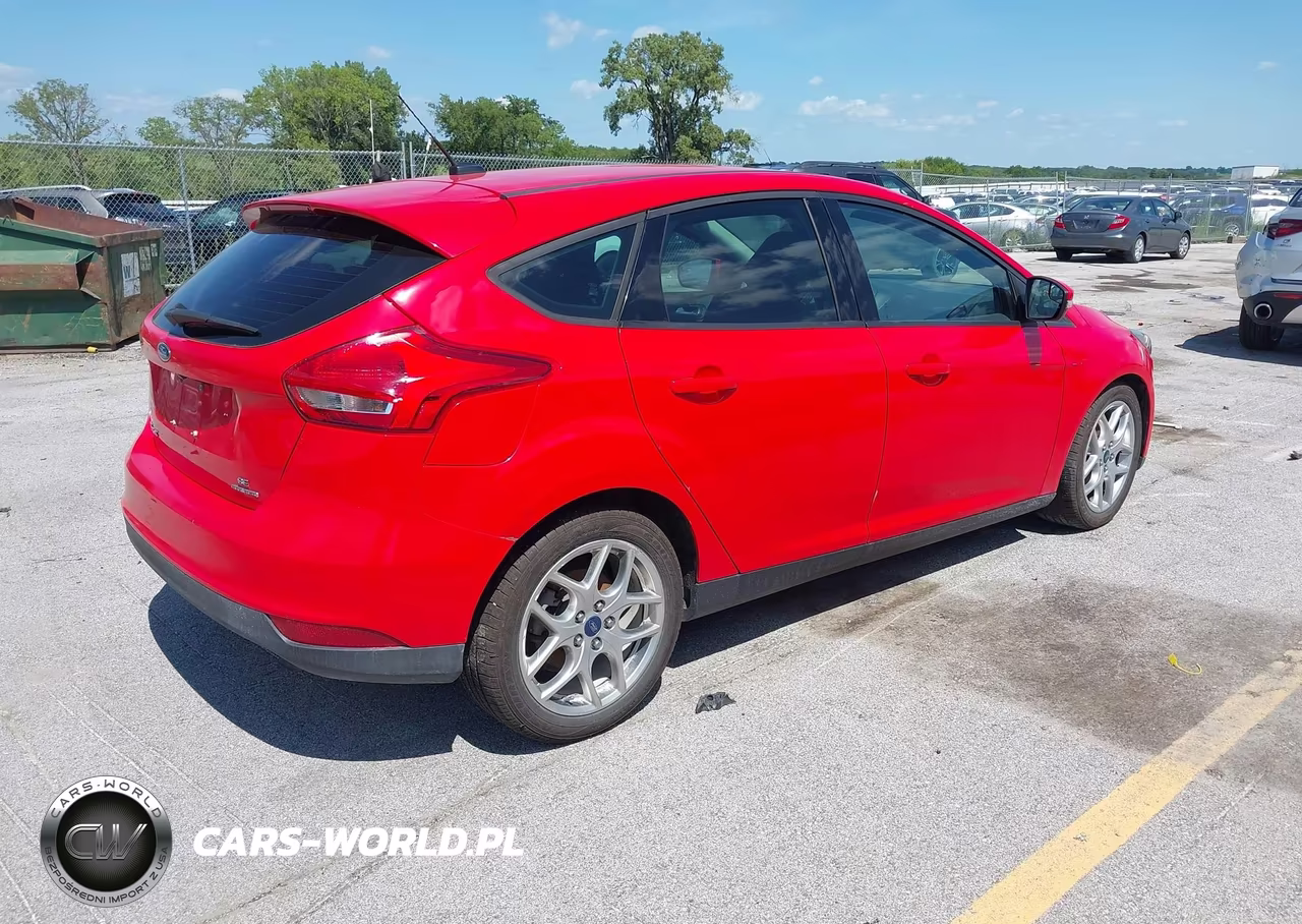 2015 Ford Focus Se VIN:1FADP3K29FL361284 - 4
