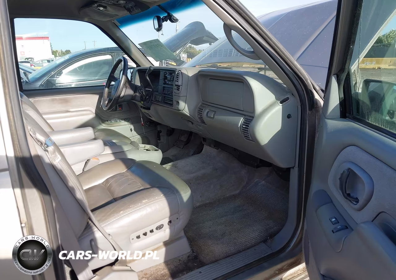 1999 Chevrolet Suburban VIN:1GNGK26J7XJ494566 - 5