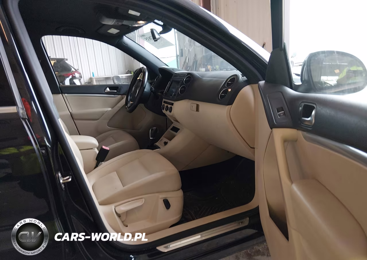 2016 Volkswagen Tiguan R-Line VIN:WVGAV7AX5GW060871 - 5