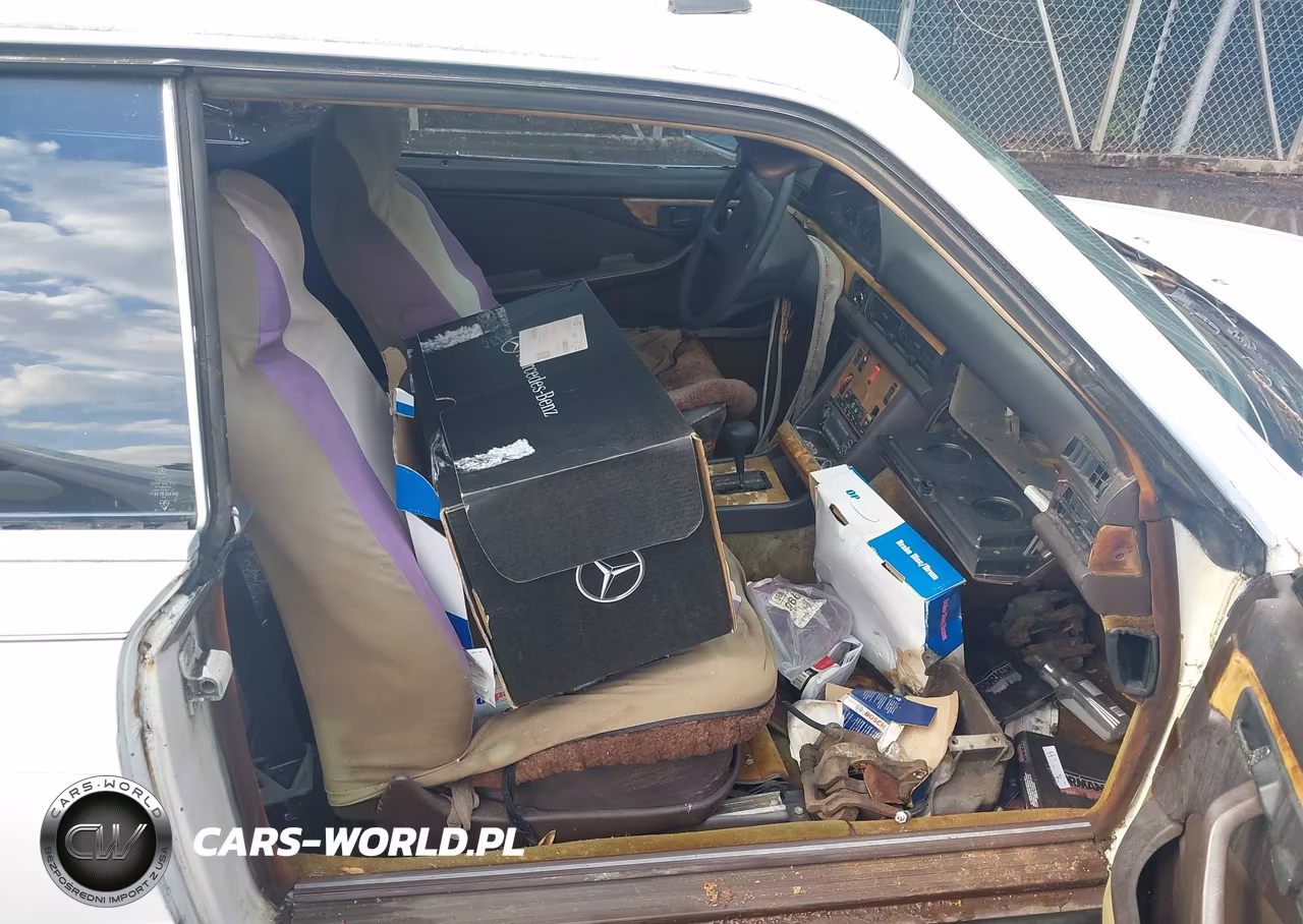 1982 Mercedes C500 VIN:WDB12604412000092 - 5