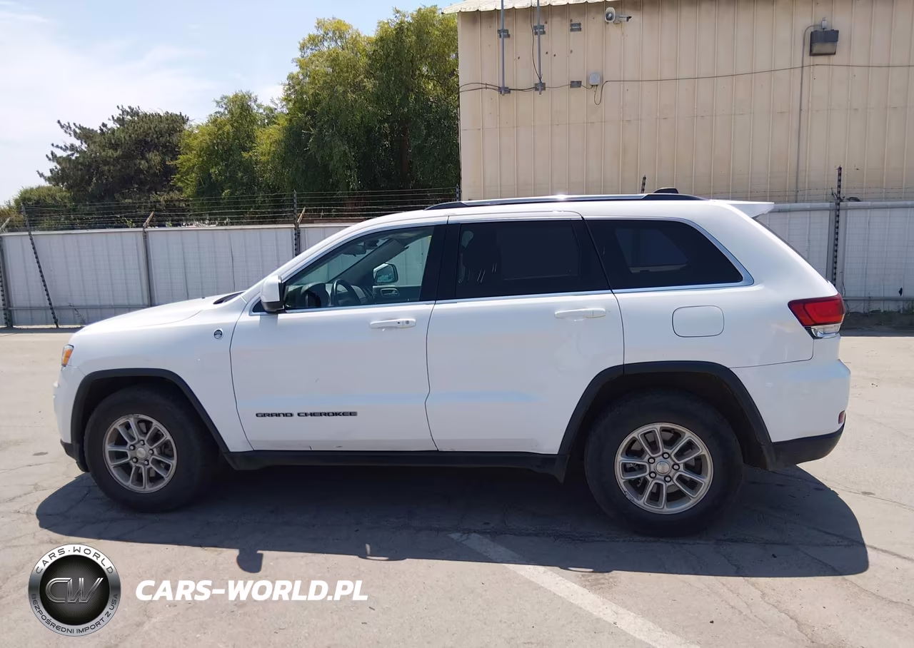 2020 Jeep Grand Cherokee Laredo E 4X4 VIN:1C4RJFAG7LC443977 - 18