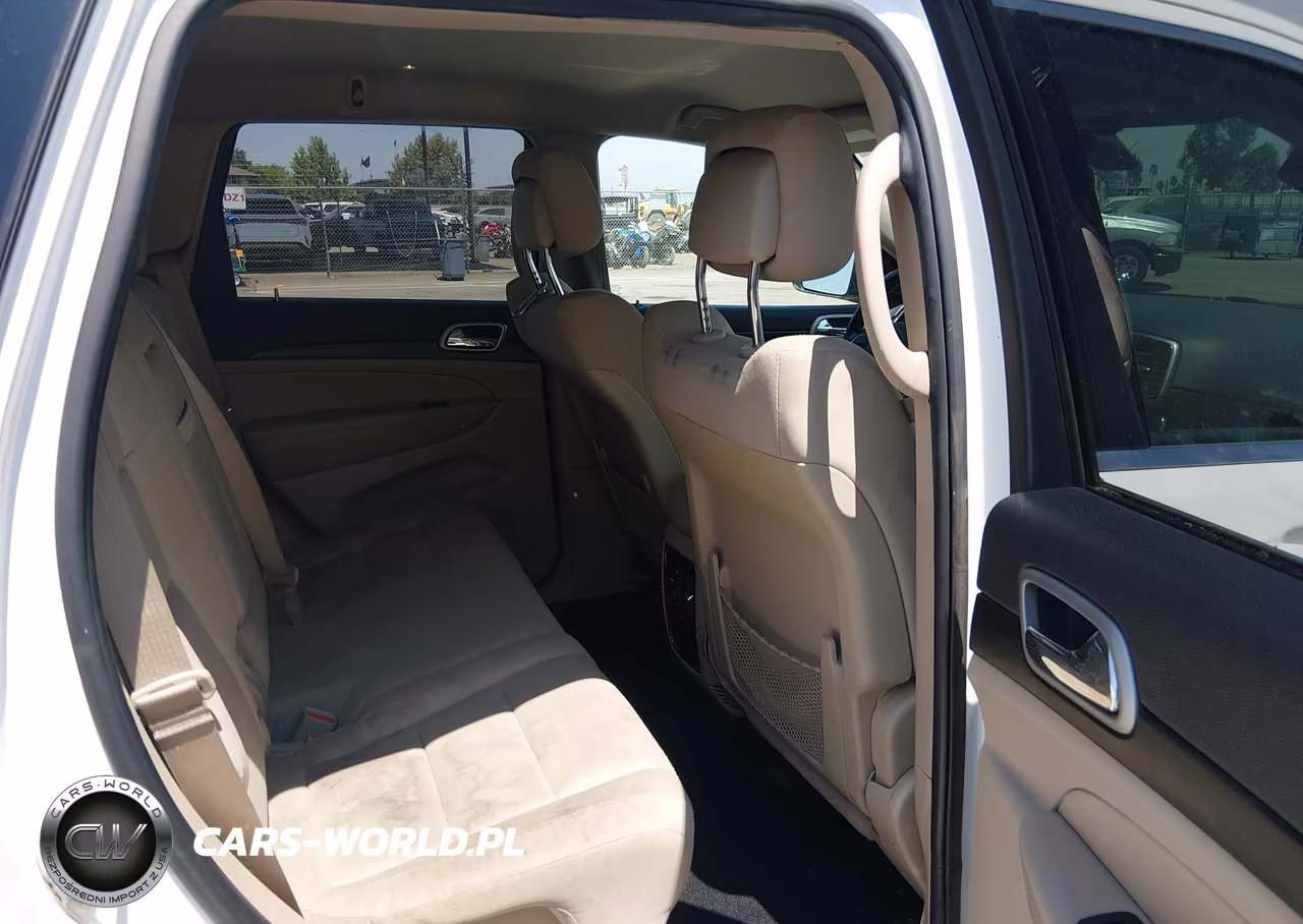 2020 Jeep Grand Cherokee Laredo E 4X4 VIN:1C4RJFAG7LC443977 - 8