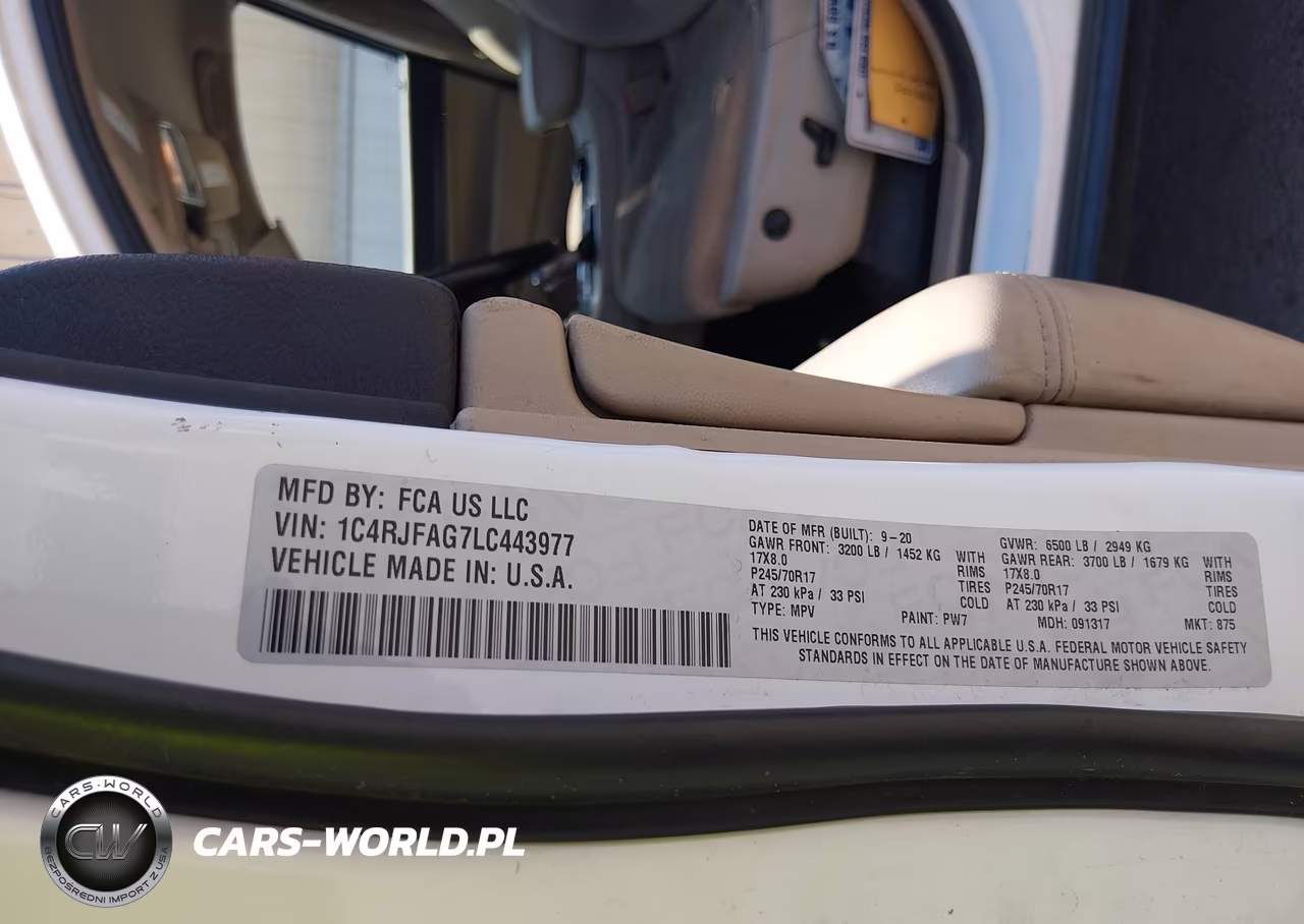 2020 Jeep Grand Cherokee Laredo E 4X4 VIN:1C4RJFAG7LC443977 - 9