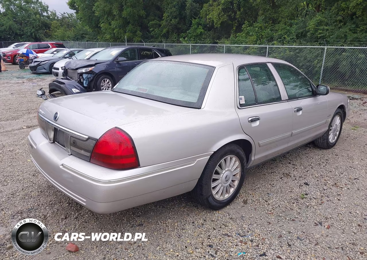 2010 Mercury Grand Marquis Ls (Fleet Only) VIN:2MEBM7FV3AX636373 - 4