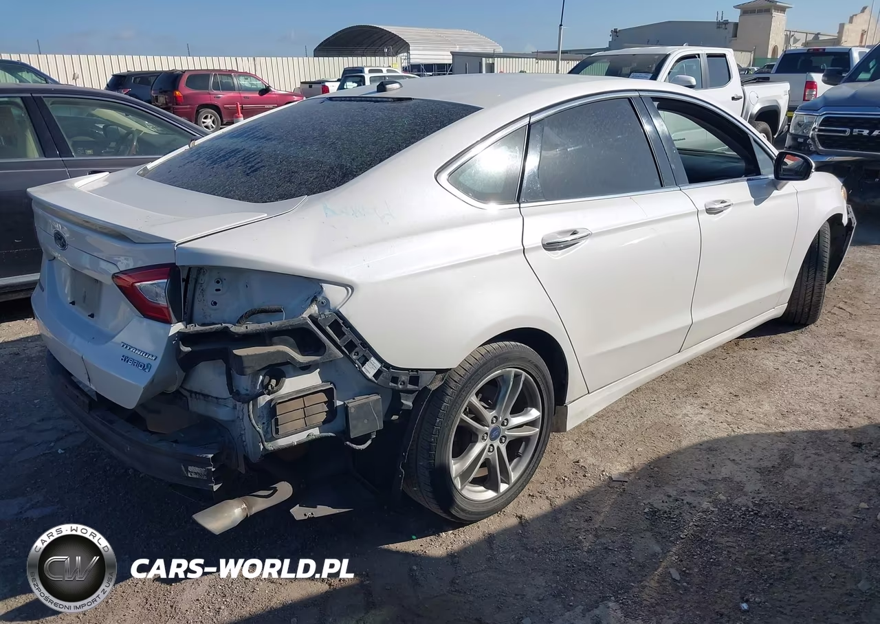 2016 Ford Fusion Hybrid Titanium VIN:3FA6P0RUXGR156316 - 4