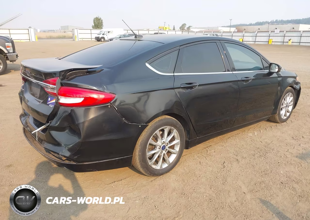2017 Ford Fusion Se VIN:3FA6P0H73HR125776 - 4