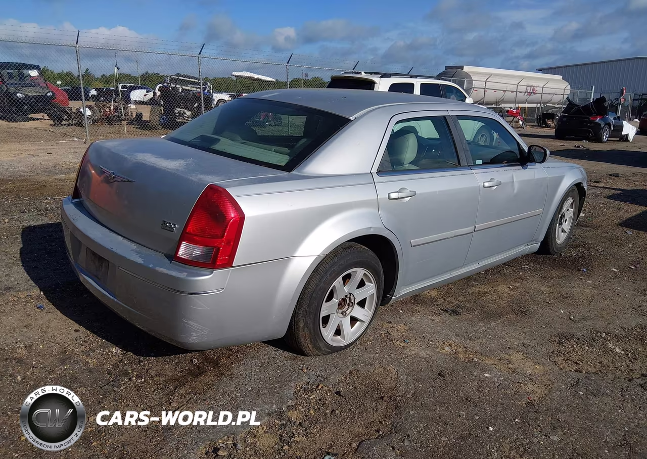 2005 Chrysler 300 Touring VIN:2C3JA53G85H117405 - 4