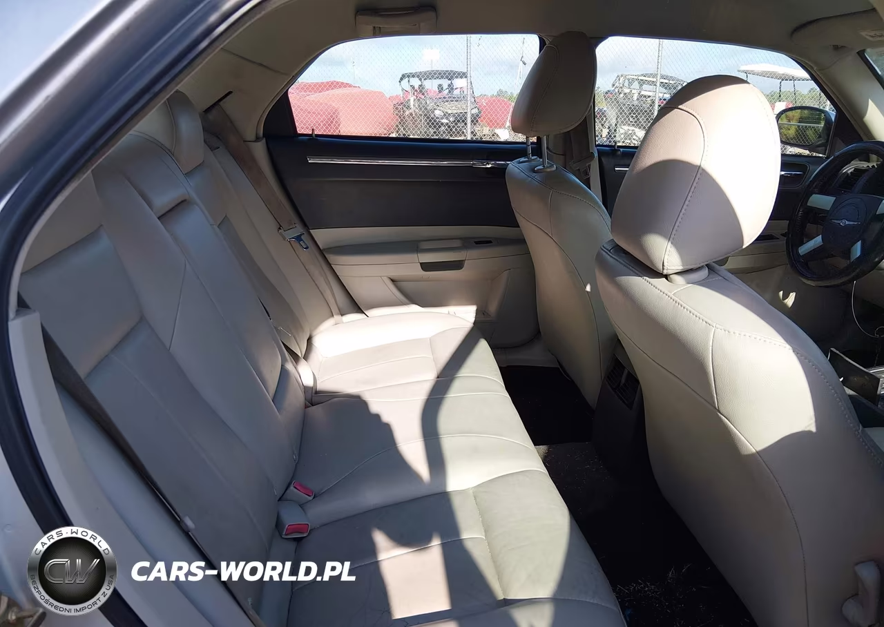 2005 Chrysler 300 Touring VIN:2C3JA53G85H117405 - 8