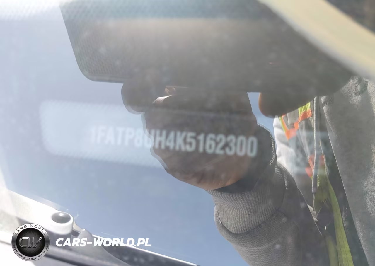 2019 Ford Mustang VIN:1FATP8UH4K5162300 - 9
