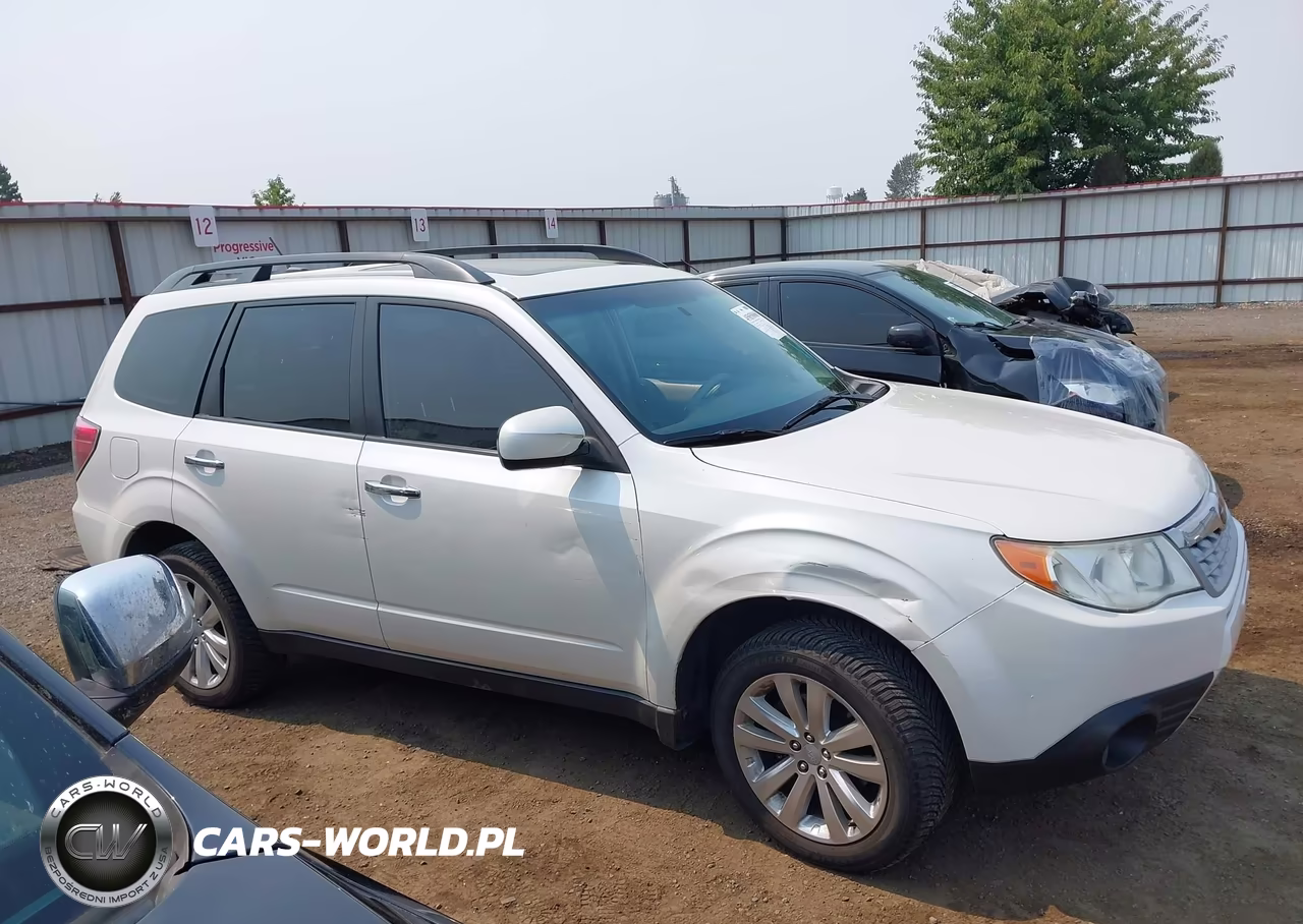 2013 Subaru Forester 2.5X Premium VIN:JF2SHADCXDH424645 - 13