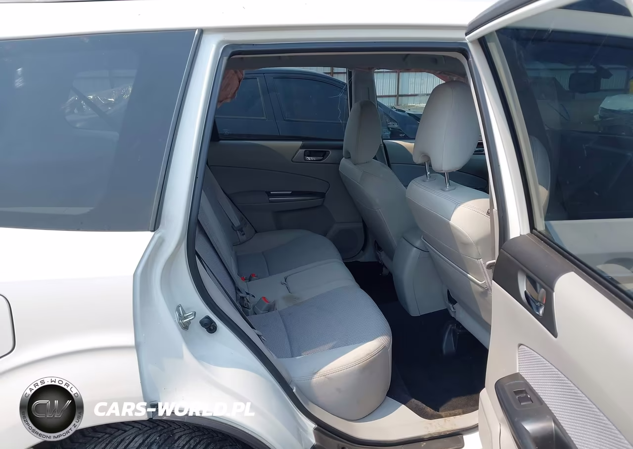 2013 Subaru Forester 2.5X Premium VIN:JF2SHADCXDH424645 - 8