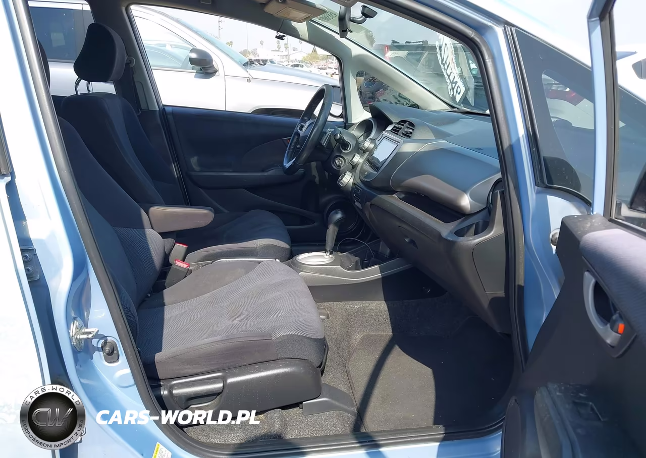 2010 Honda Fit Sport VIN:JHMGE8H47AC037342 - 5