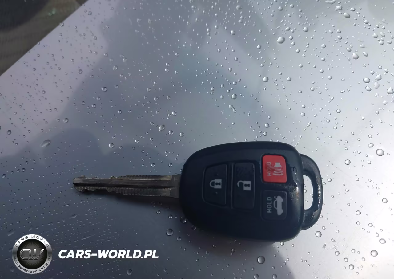 2017 Toyota Camry Le VIN:4T1BF1FK6HU744904 - 11