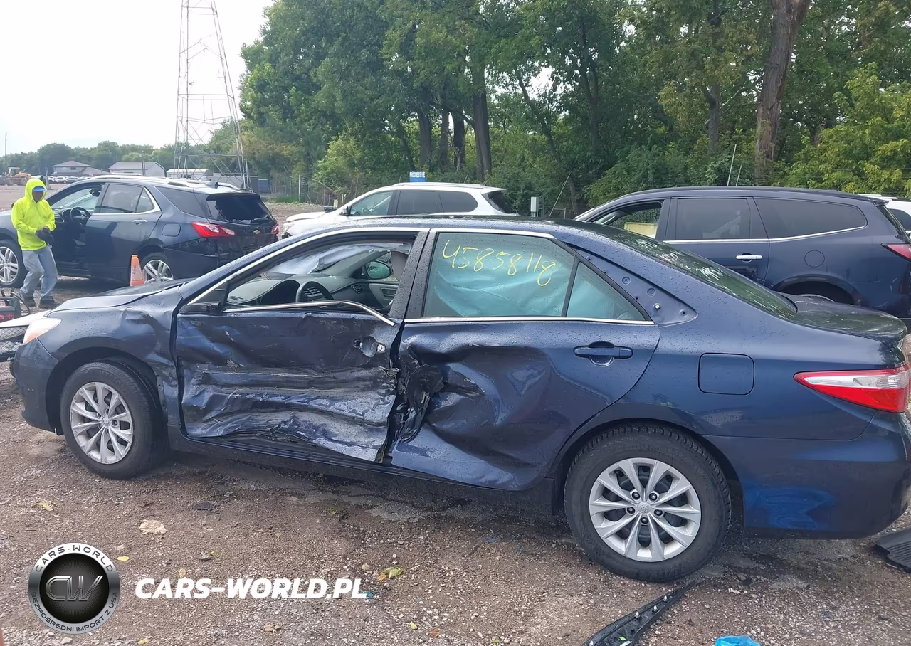 2017 Toyota Camry Le VIN:4T1BF1FK6HU744904 - 14